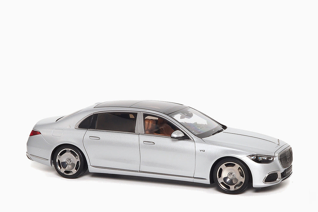 Mercedes �C Maybach S-Class 2021 Hightech Silver 1:18 by Almost Real