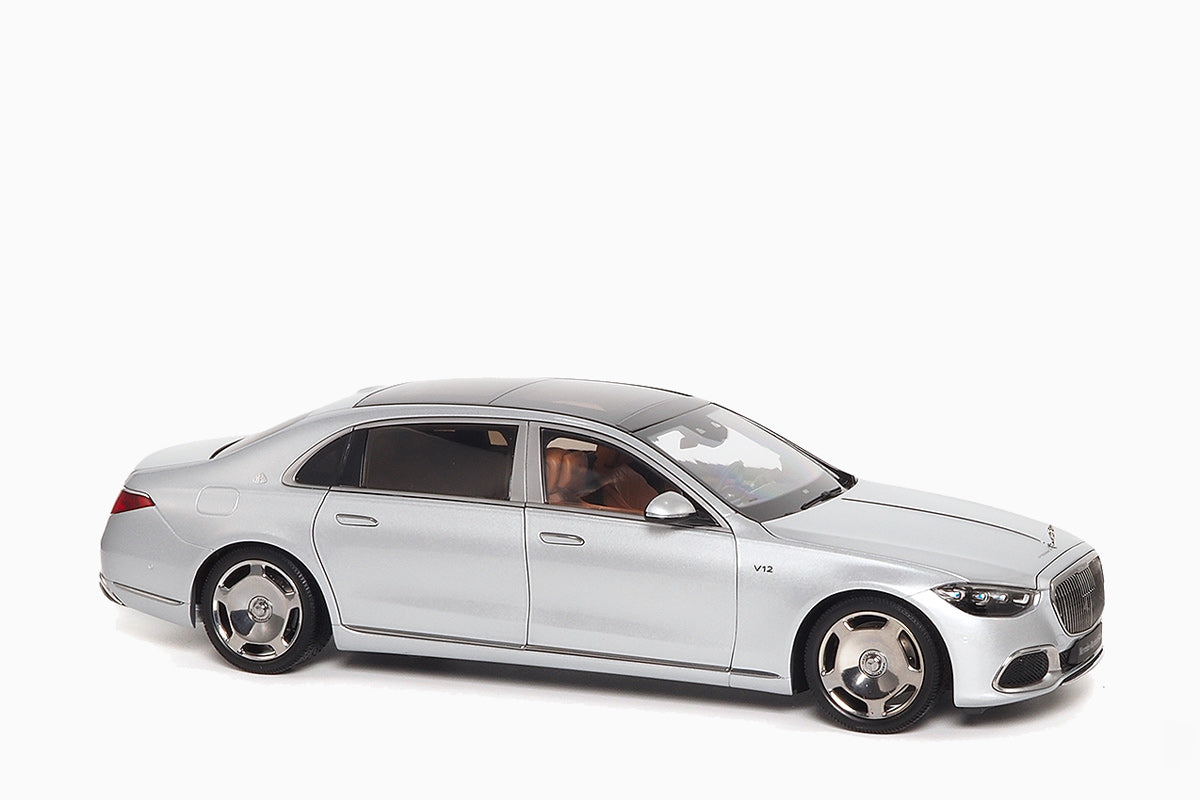 Mercedes �C Maybach S-Class 2021 Hightech Silver 1:18 by Almost Real