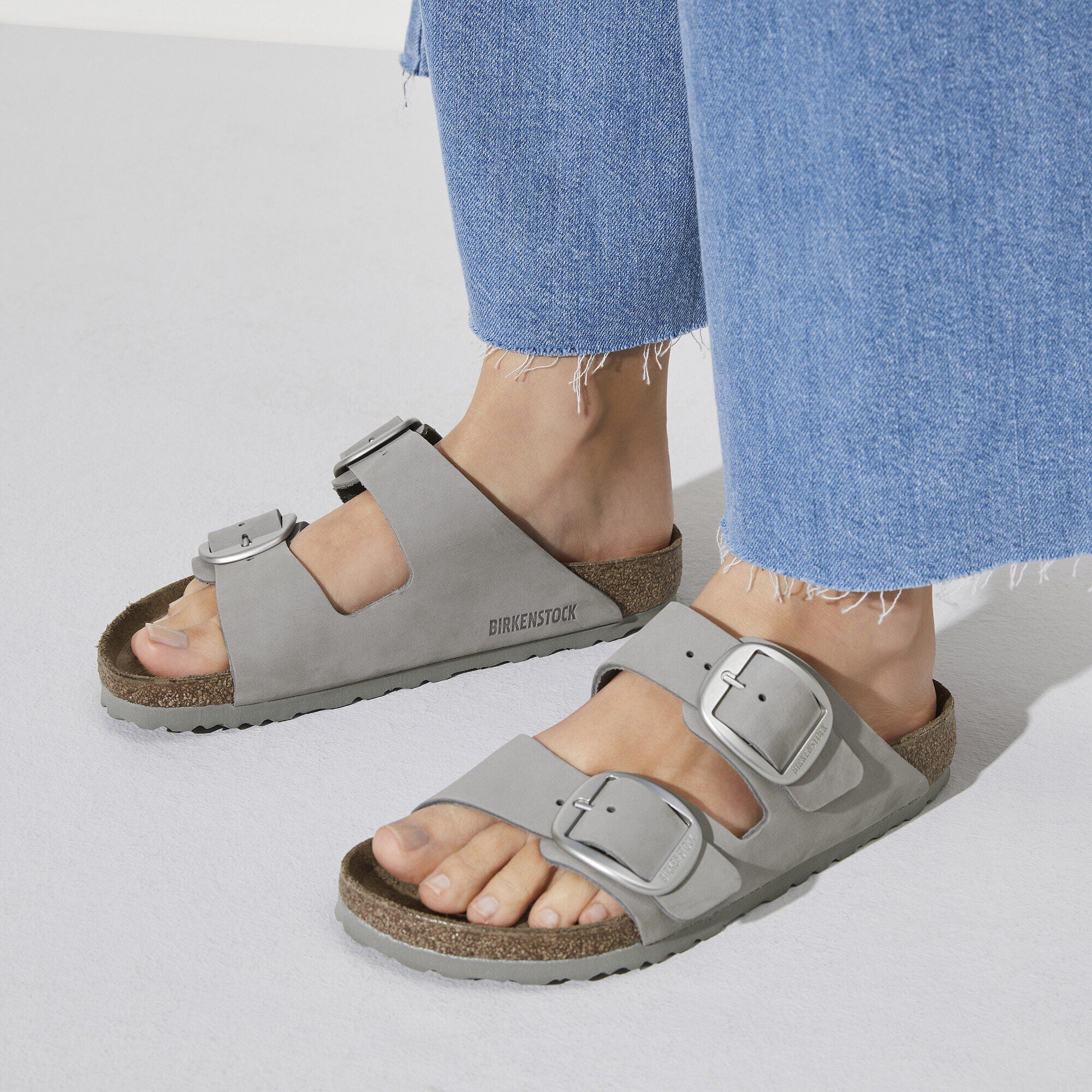 Arizona Big Buckle Nubuck Leather Dove Gray