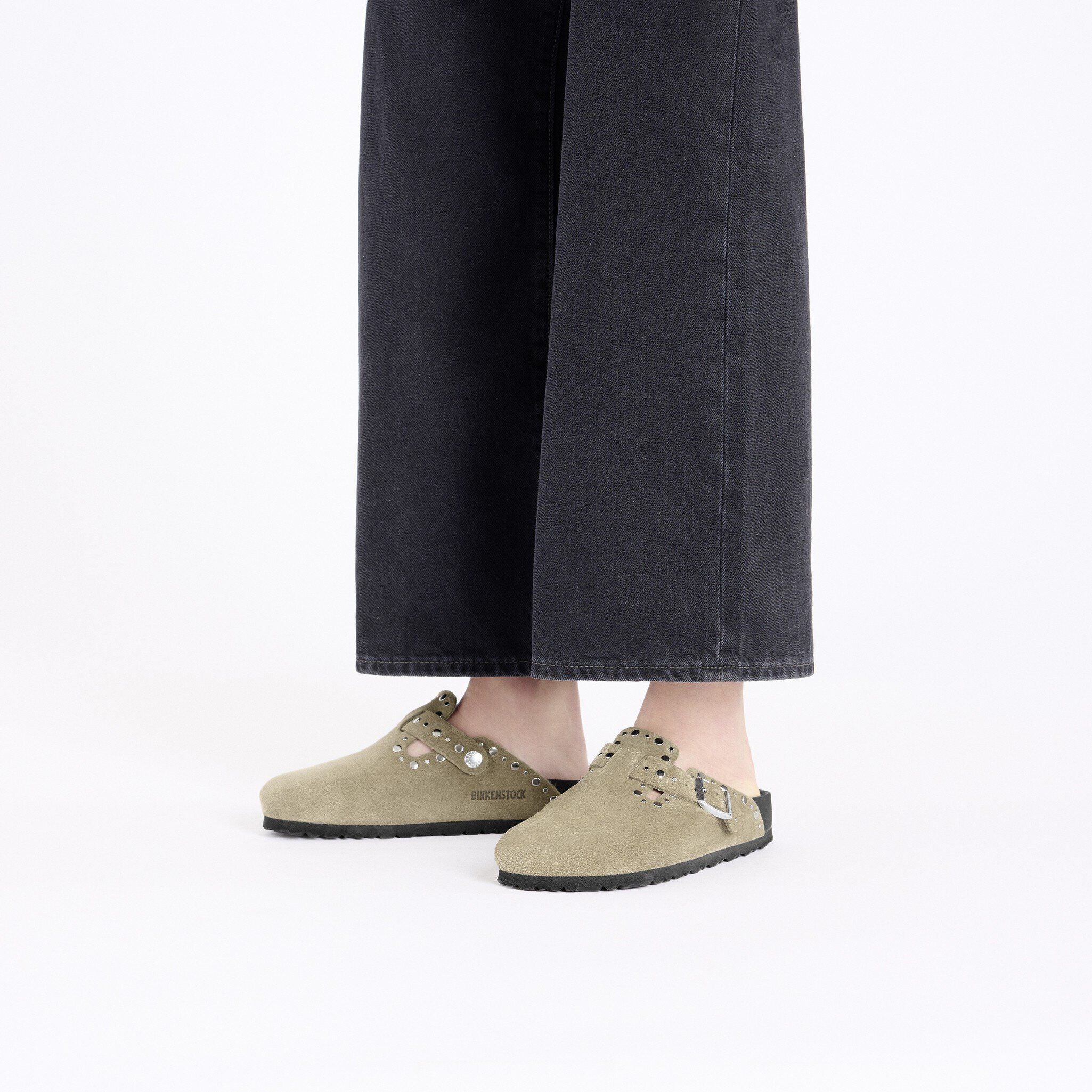 Boston Rivet Suede Leather