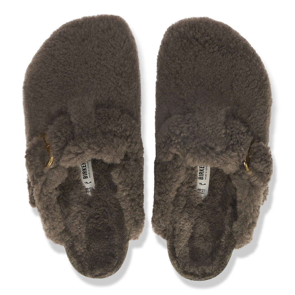 Boston Big Buckle Fur