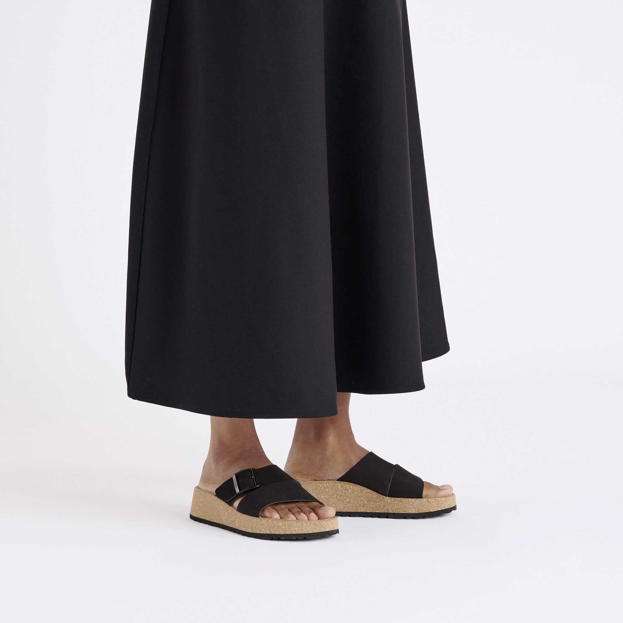 Almina Nubuck Leather
