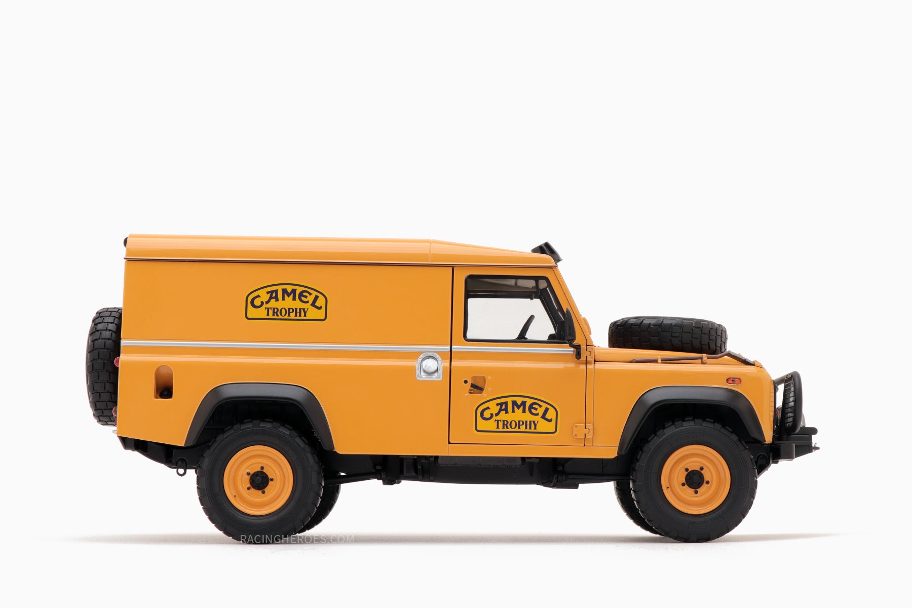 Land Rover Defender 110 ��Camel Trophy�� Support Unit Borneo 1:18 by Almost Real