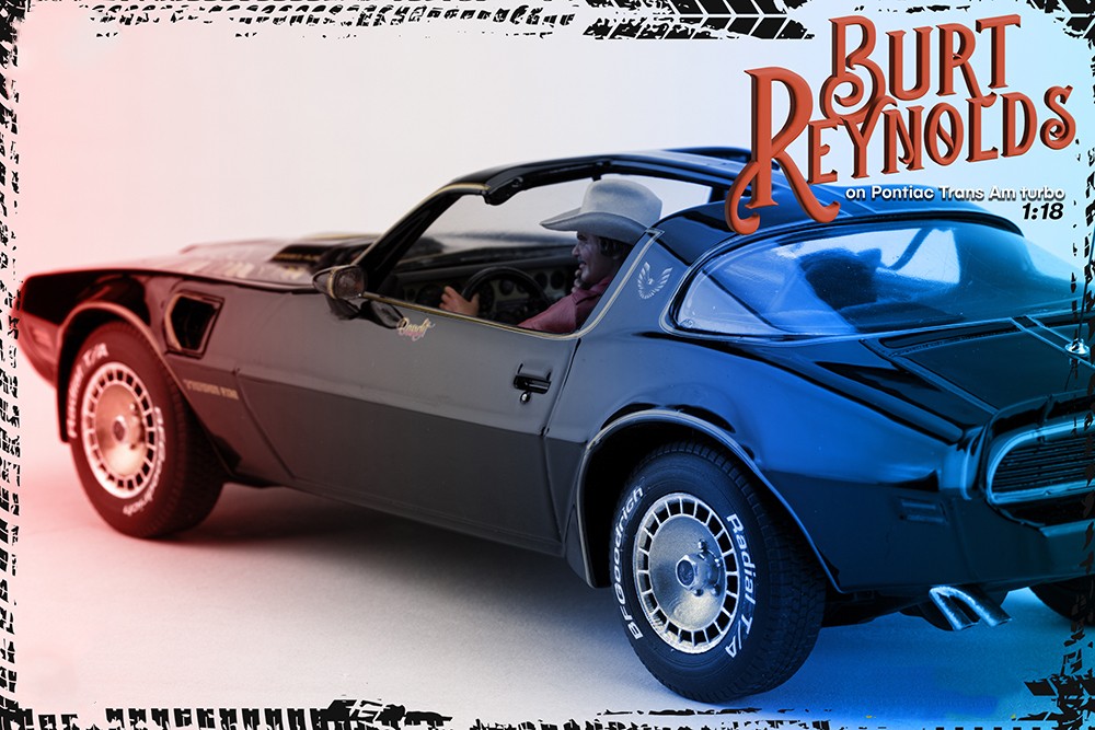 Burt Reynolds on Pontiac Firebird Trans Am 1980 - FREE SHIPPING