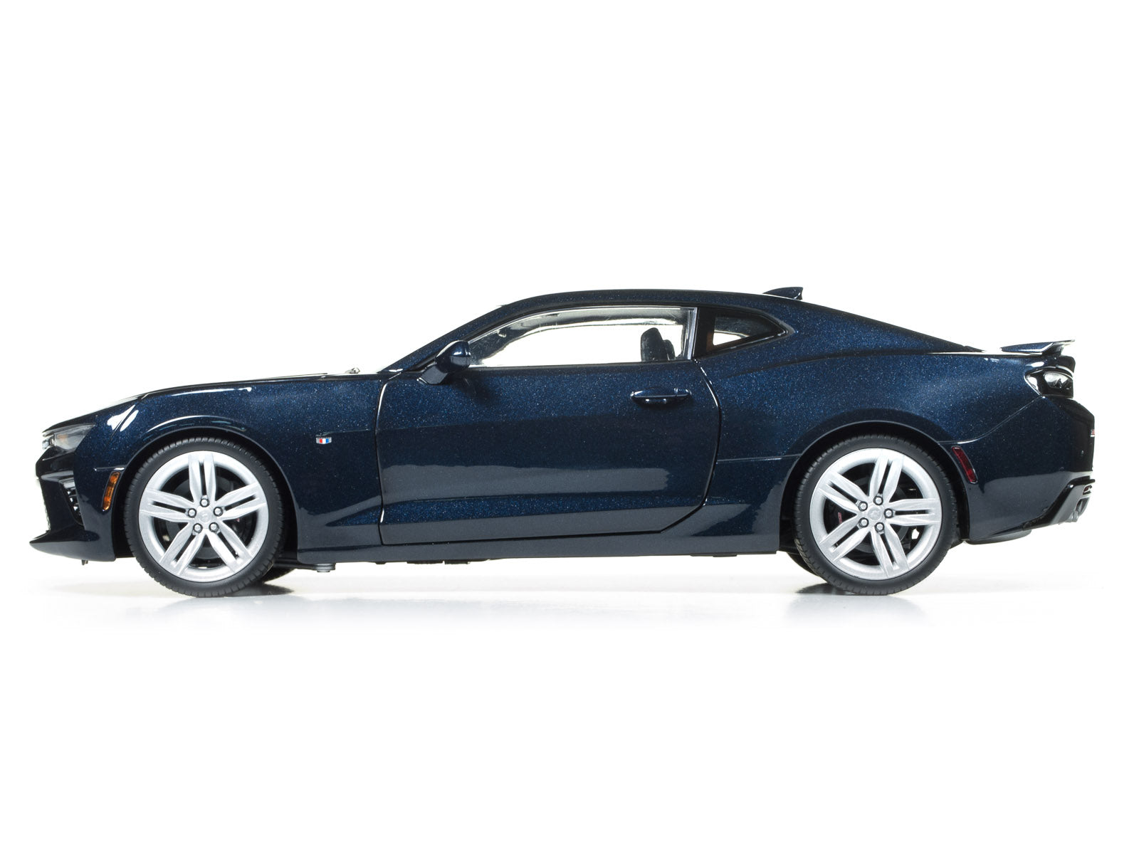 2016 Camaro SS (Celebrating Camaro 50th Anniversary) 1:18 Scale