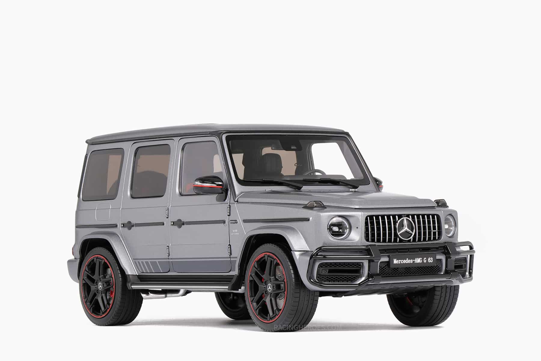 Mercedes-AMG G 63 �C 2019 �C Designo Platinum Magno 1:18 by Almost Real