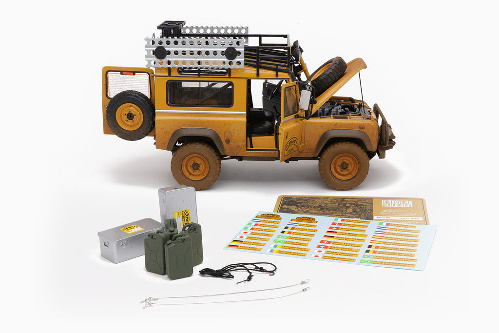 Land Rover Defender 90 ��Camel Trophy�� Borneo 1985 Dirty 1:18 by Almost Real