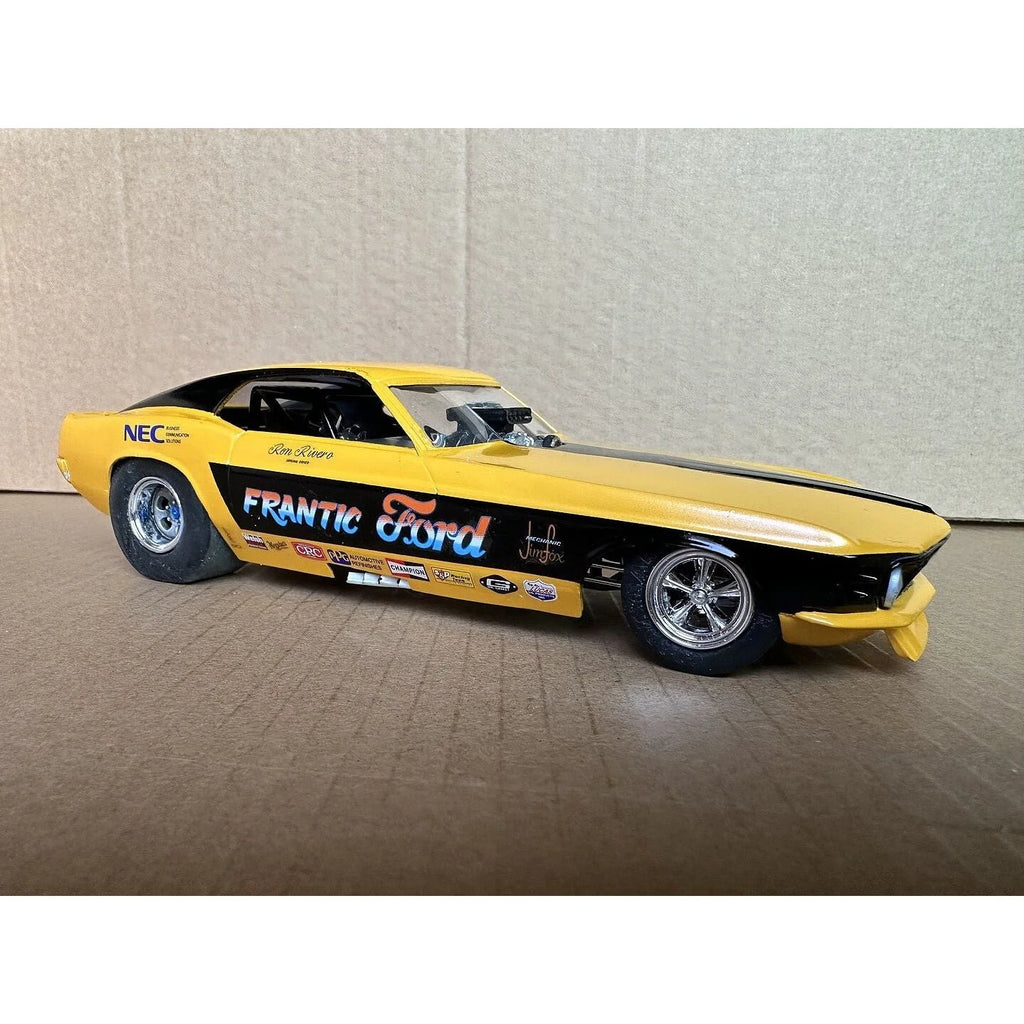AMT 1970 Ford Mustang Funny Car Mach Won 1/25 Scale Model Kit