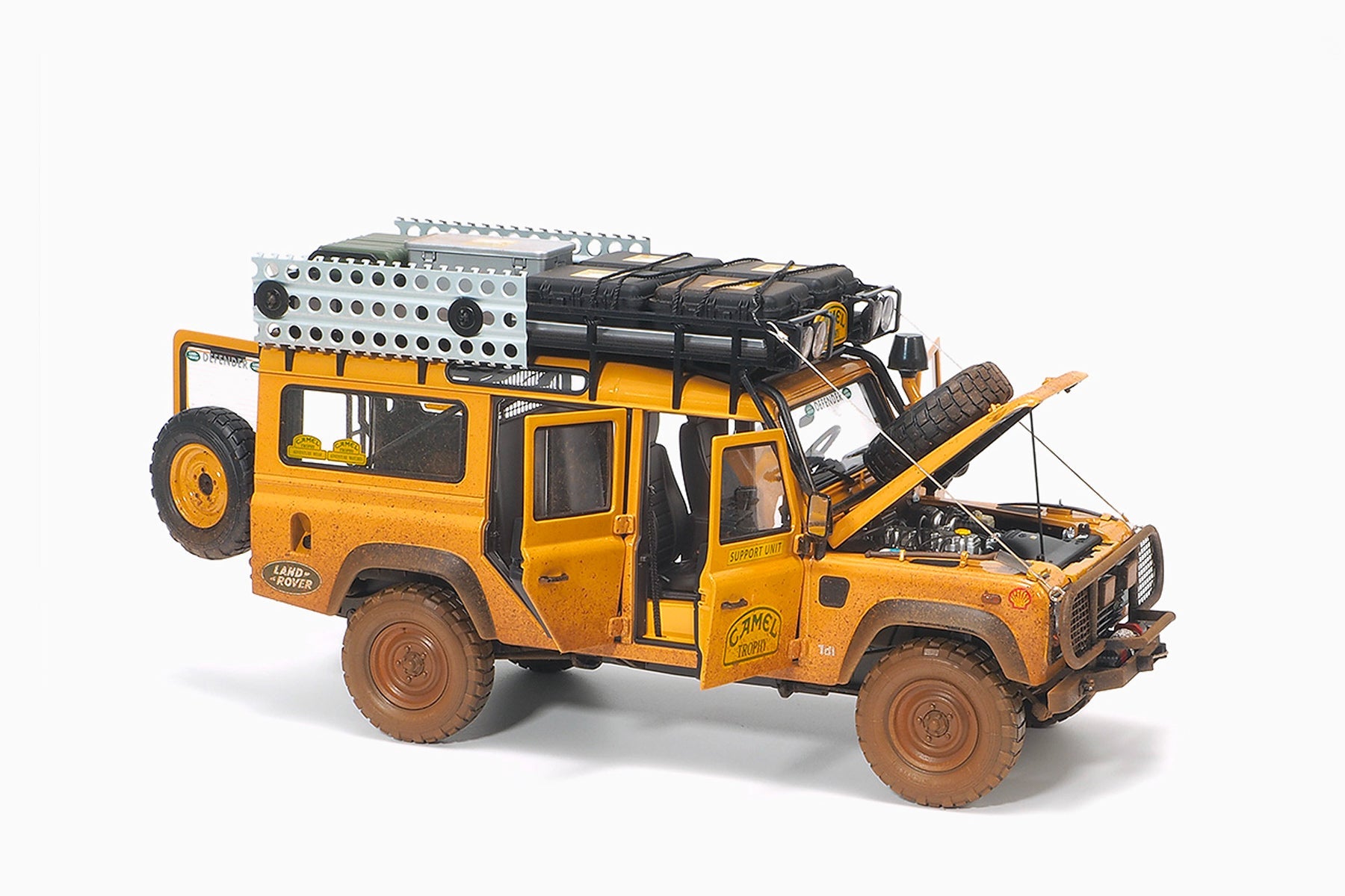 Land Rover Defender 110 ��Camel Trophy�� Sabah-Malaysia �C 1993 Dirty Version 1:18 by Almost Real