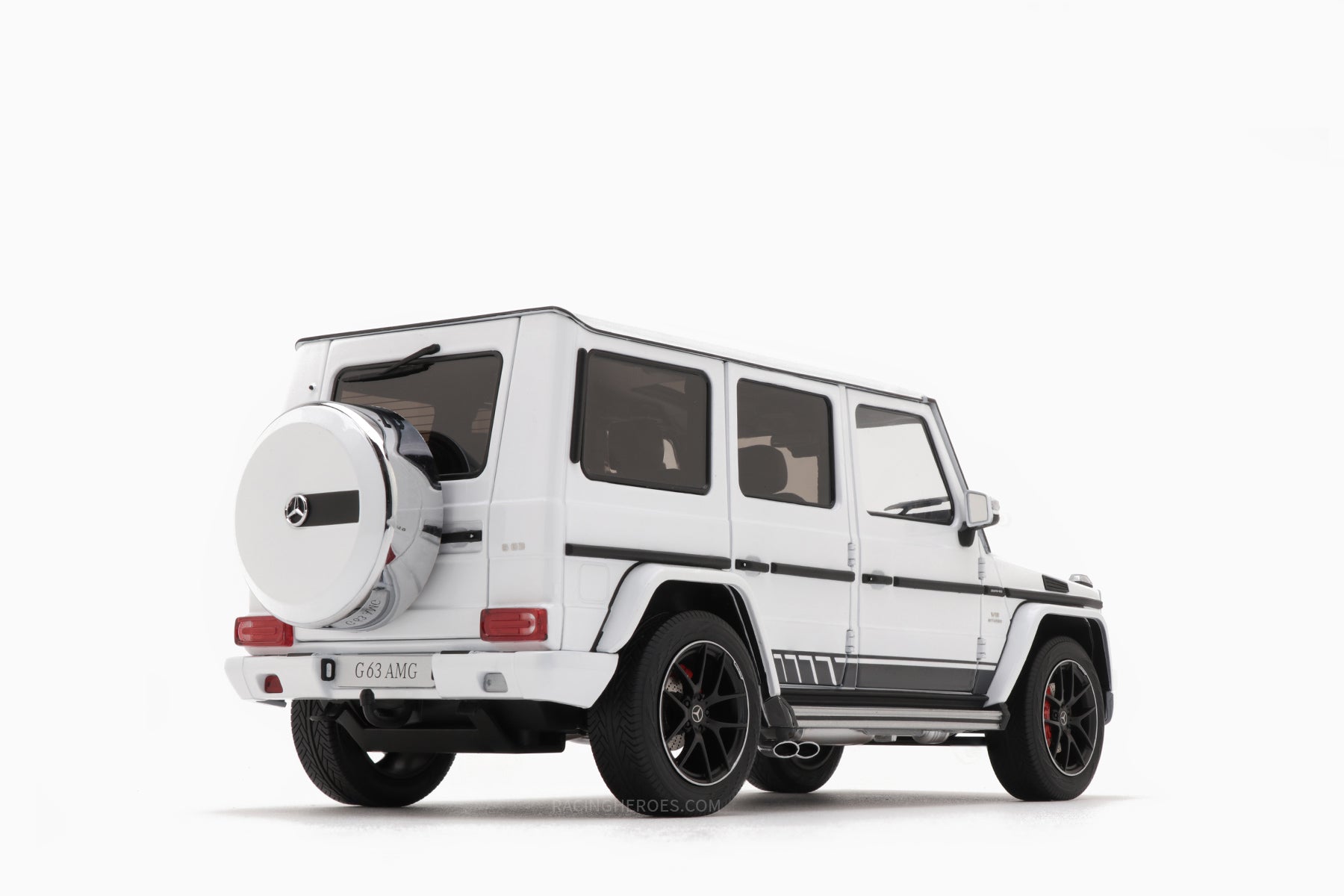 Mercedes-AMG G 63 (W463) 463 Edition �C Polar White 1:18 by Almost Real