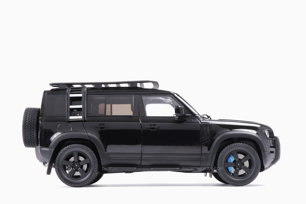 Land Rover Defender 110 2020 Black 1:18 by Almost Real