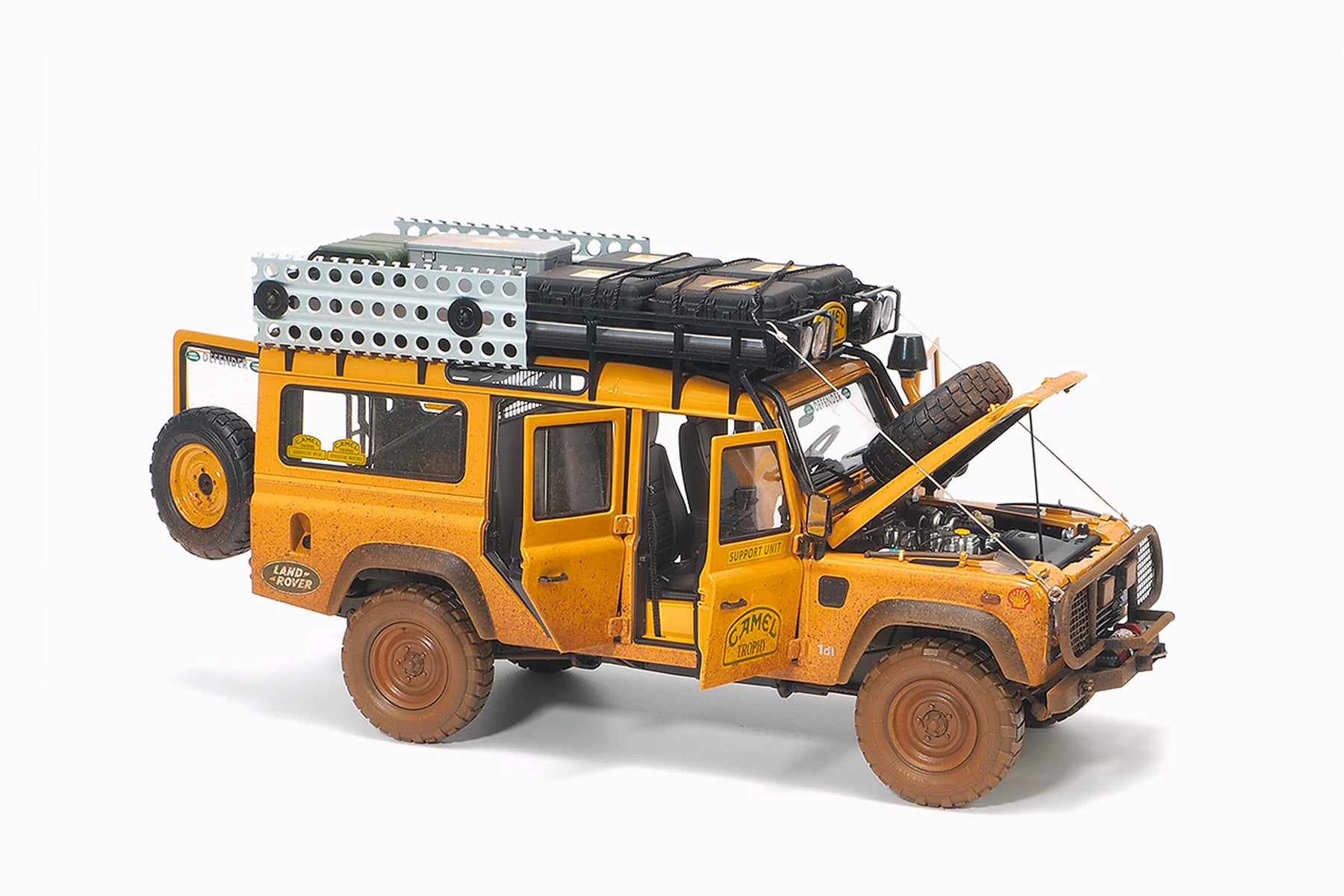 Land Rover Defender 110 “Camel Trophy” Sabah-Malaysia – 1993 Dirty Version 1:18 by Almost Real