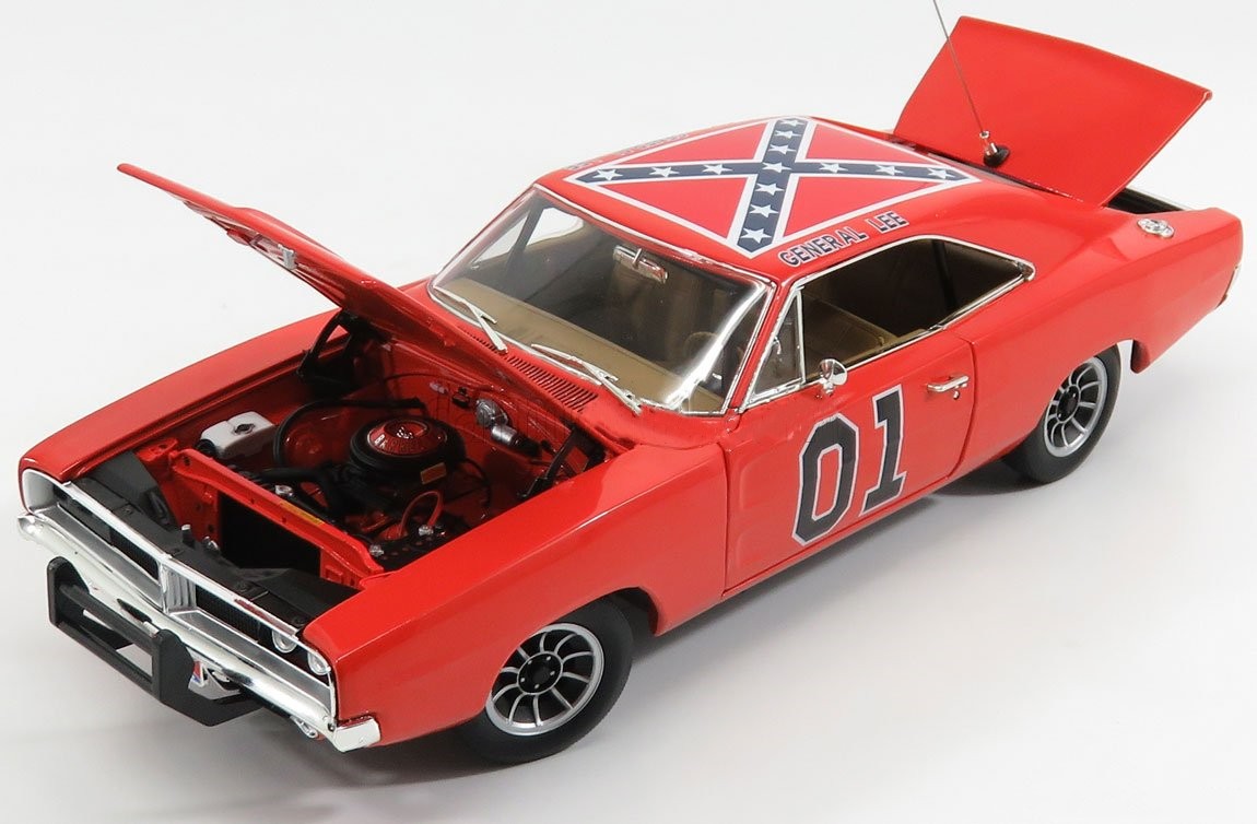 Cooter��s Garage 1969 Dodge Charger with General Lee 1/18 Scale