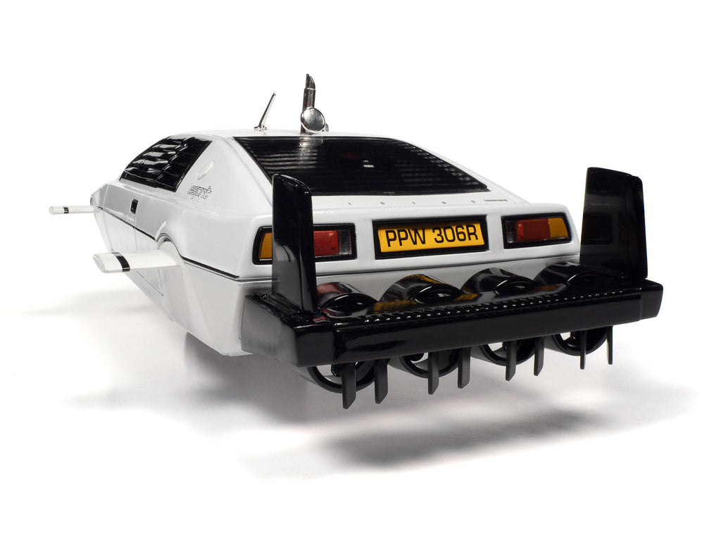 James Bond 1971 Lotus Espirit Series 1 (The Spy Who Loved Me) 1:18 Scale