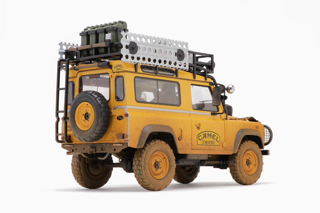 Land Rover Defender 90 ��Camel Trophy�� Borneo 1985 Dirty 1:18 by Almost Real
