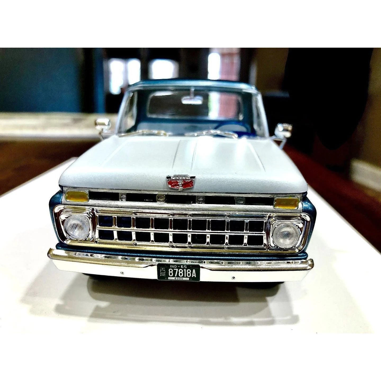 Moebius Model 1/25 Scale 1965 Ford Cab Styleside Pickup