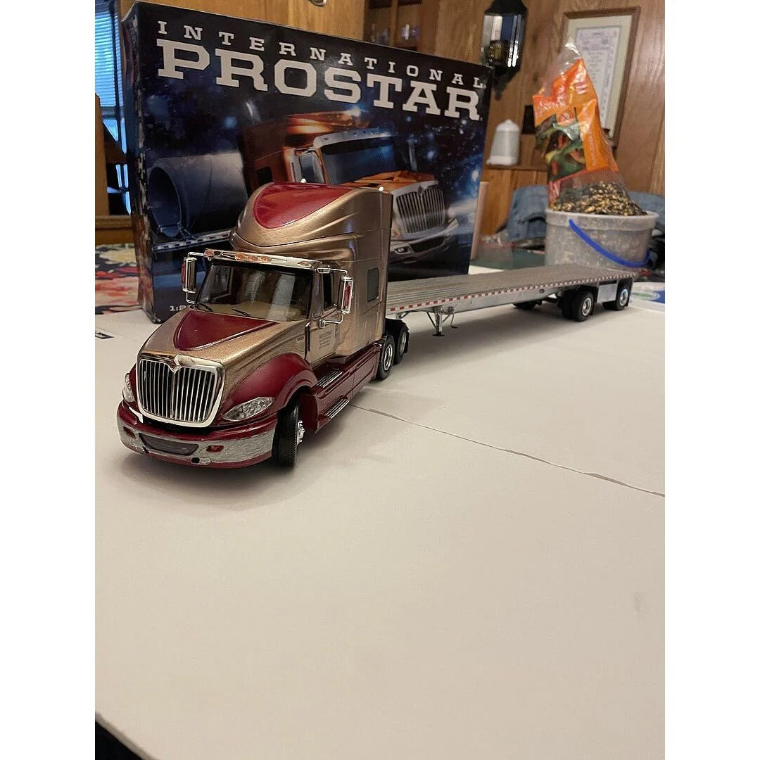 Moebius 2010 International ProStar 1/25 Scale Model Kit