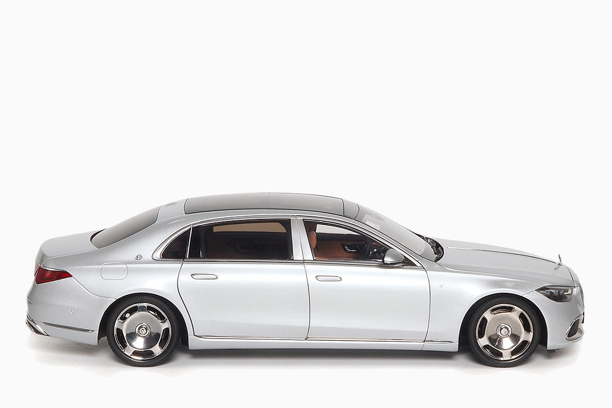 Mercedes �C Maybach S-Class 2021 Hightech Silver 1:18 by Almost Real