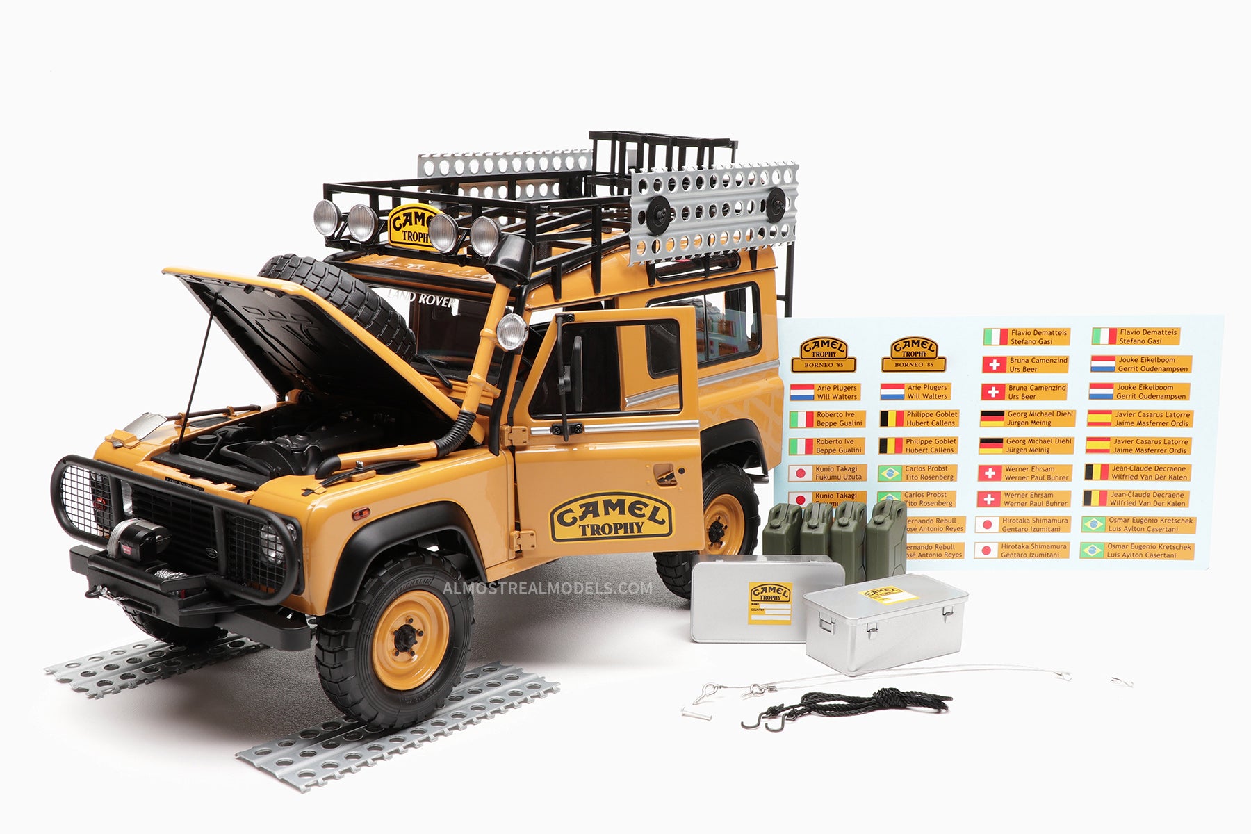 Land Rover Defender 90 ��Camel Trophy�� Borneo 1985 1:18 by Almost Real